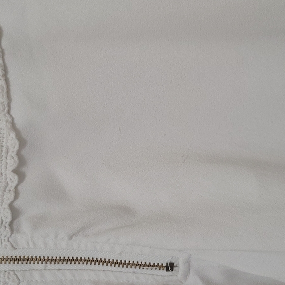 Beautiful white dress - Picture 3 of 5